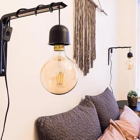 Morrison Apartment/15 Guests/7bedrooms/riga Old Town * 里加
