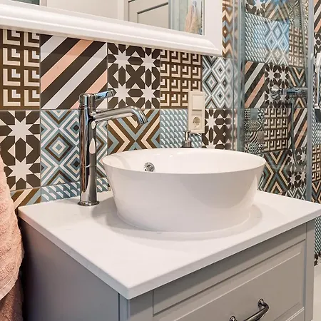 Appartamento Morrison Apartment/15 Guests/7bedrooms/riga Old Town *