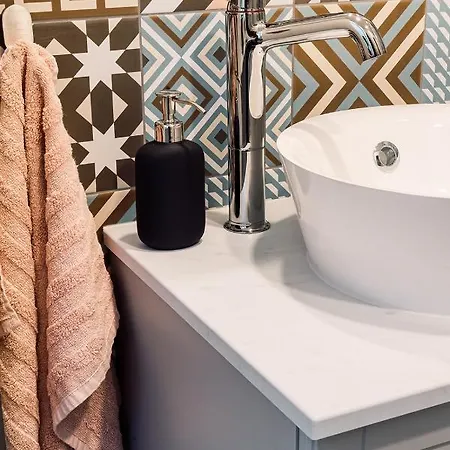 Morrison Apartment/15 Guests/7bedrooms/riga Old Town *