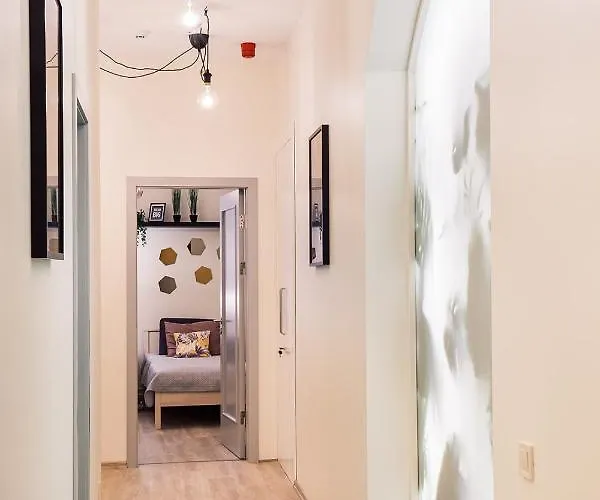 아파트 Morrison Apartment/15 Guests/7bedrooms/riga Old Town *