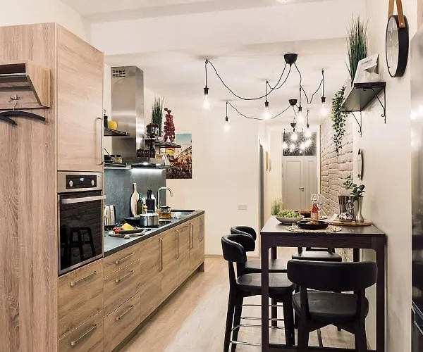 아파트 Morrison Apartment/15 Guests/7bedrooms/riga Old Town *