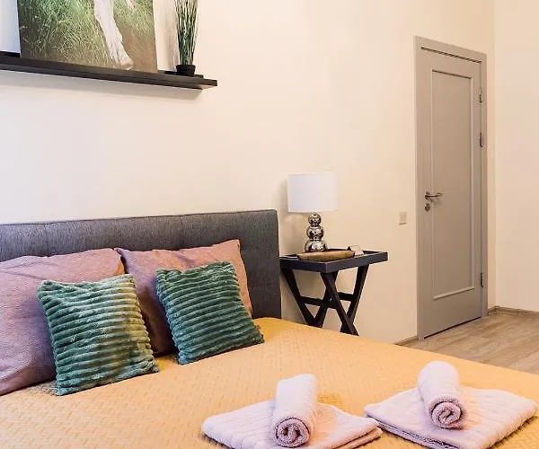 아파트 Morrison Apartment/15 Guests/7bedrooms/riga Old Town 리가