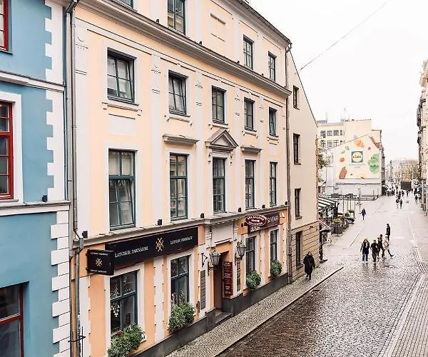 아파트 Morrison Apartment/15 Guests/7bedrooms/riga Old Town *