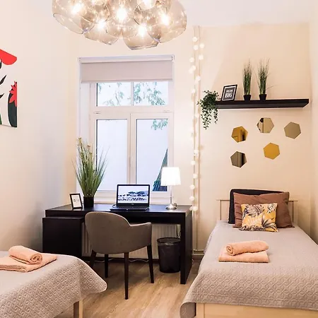 Апартаменти Morrison Apartment/15 Guests/7bedrooms/riga Old Town Рига