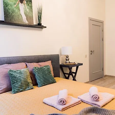 Апартаменти Morrison Apartment/15 Guests/7bedrooms/riga Old Town Рига