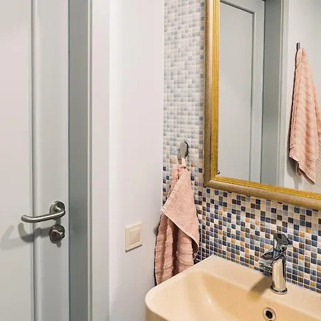 Morrison Apartment/15 Guests/7bedrooms/riga Old Town Апартаменти Рига